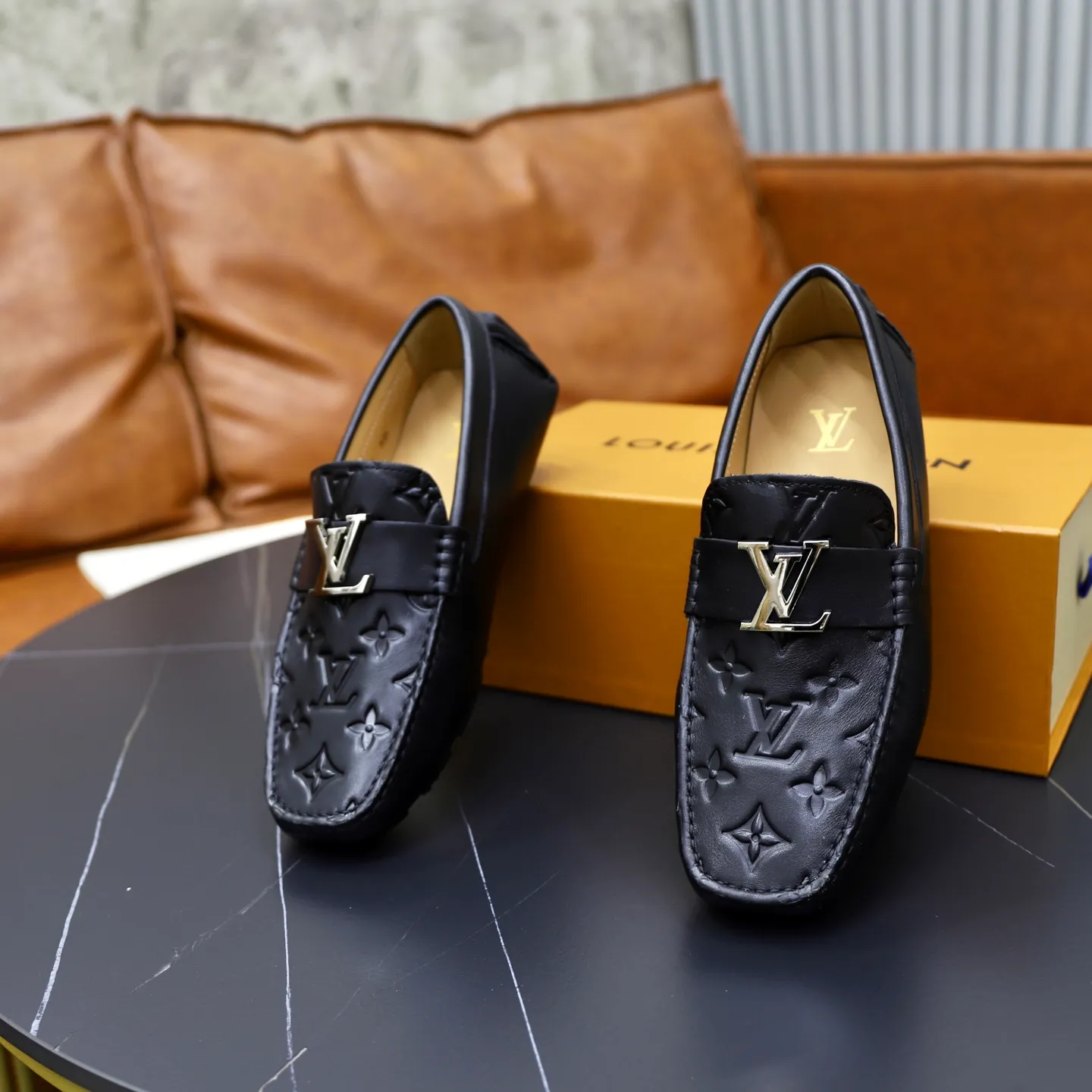 Ex-factory price: 480💰【LV】Louis Vuitton ⚠️High-end men’s driving and pedal series ⚠️38-44 (customized for 45) ⚠️All original cowhide leather! Thick and soft! Made entirely of calfskin lining! Rubber sheet anti-slip beanie sole! Three-dimensional package technology! Fashionable and classic! Handicrafts! Original high quality! Feel free to compare!